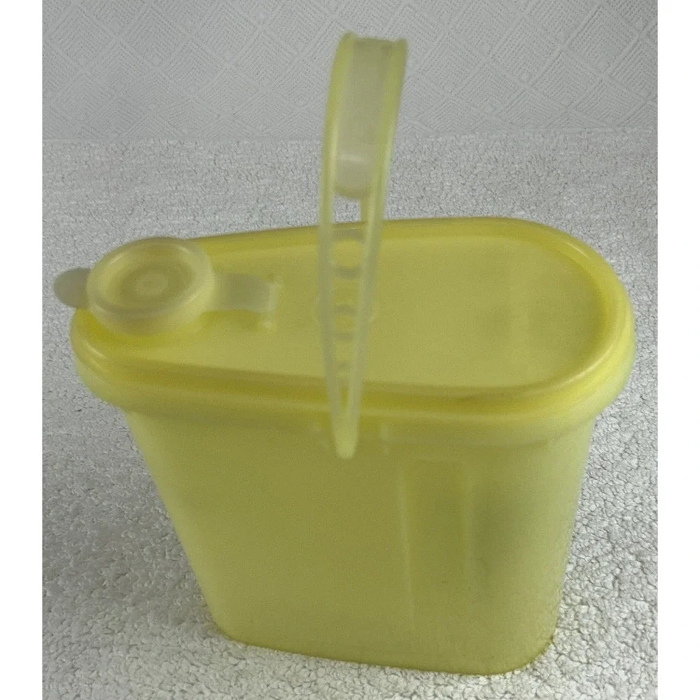 Tupperware vintage 587